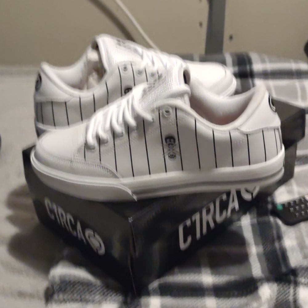 Circa kicks
